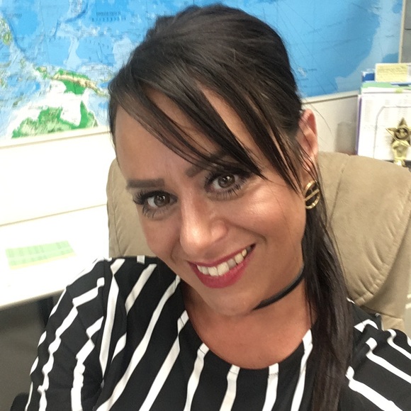 Meet your Posher, Candace - Picture 3 of 3